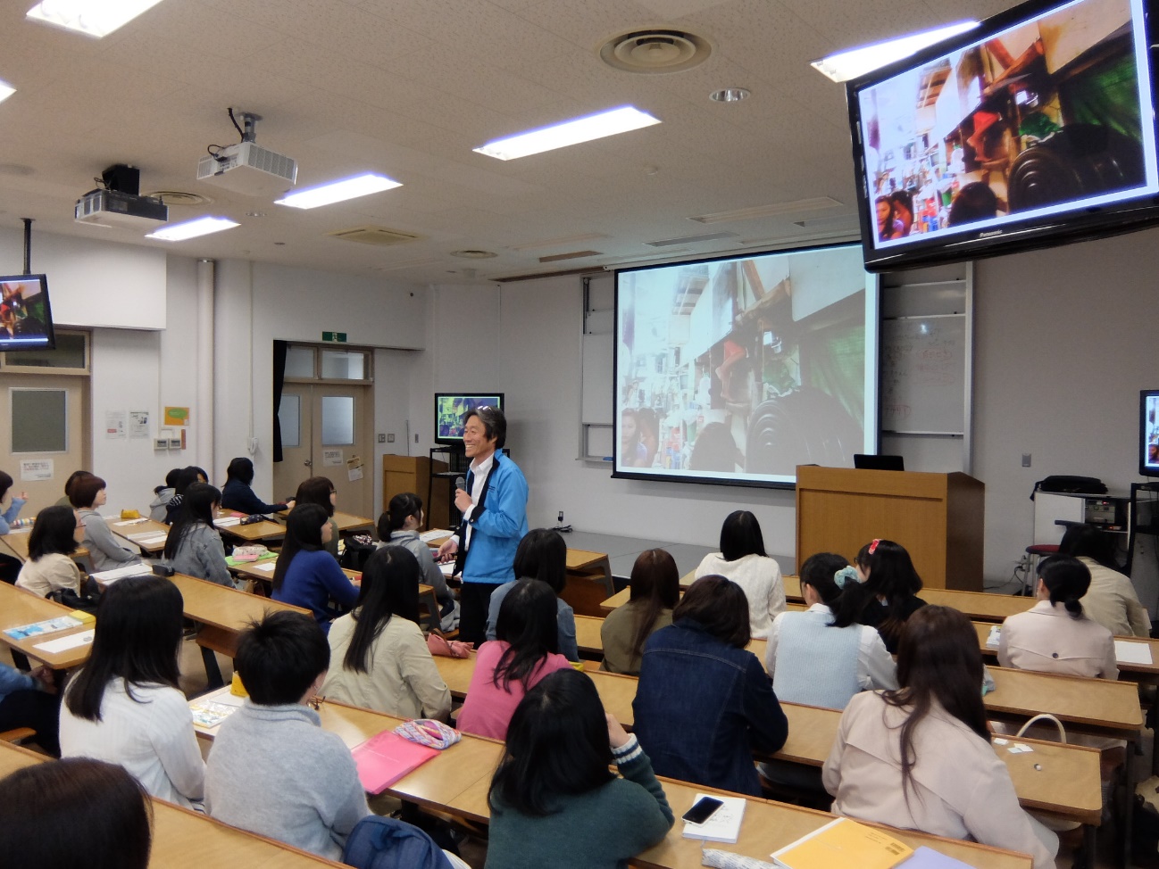 ＷＨＯでご活躍の遠田耕平先生が本学を訪れ、特別授業を行ってくれました。