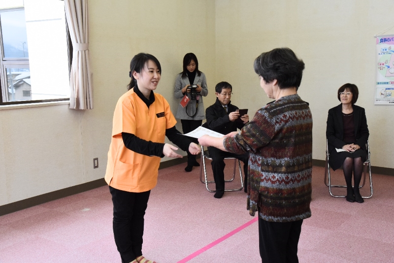 本学と東成瀬村との共催事業「コグニサイズ教室」の閉講式が行われました。