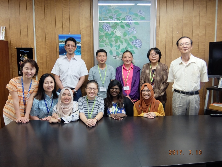 ブータンとシンガポールからの看護学生が本学での研修を行いました。