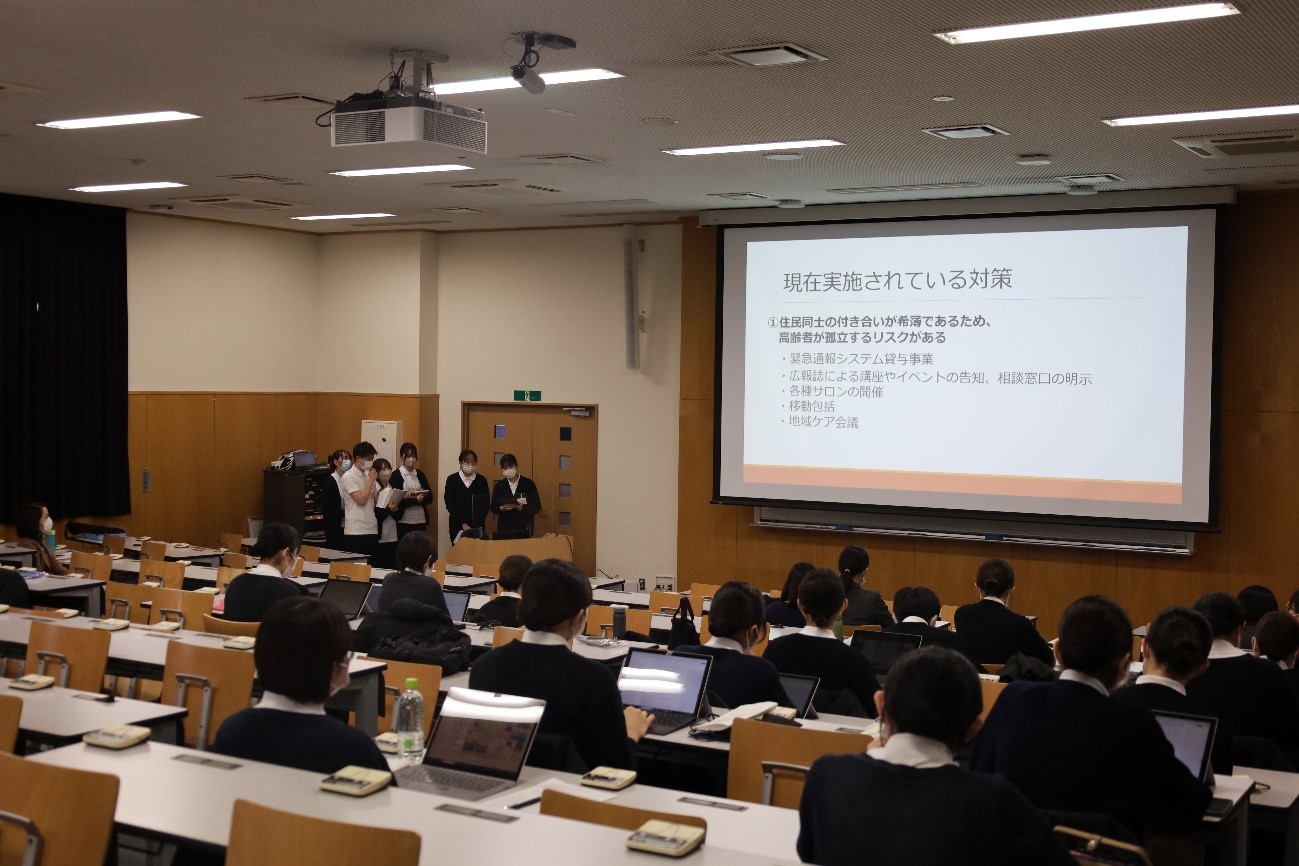 「保健師コース 統合看護演習・統合看護実習Ⅱ 成果発表会」を開催しました
