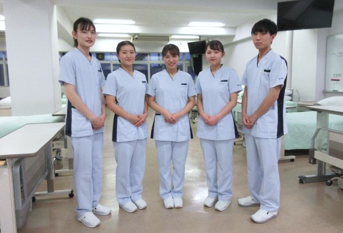 2020.01.30 看護学専攻 学生のユニフォームが新しくなりました！（R2
